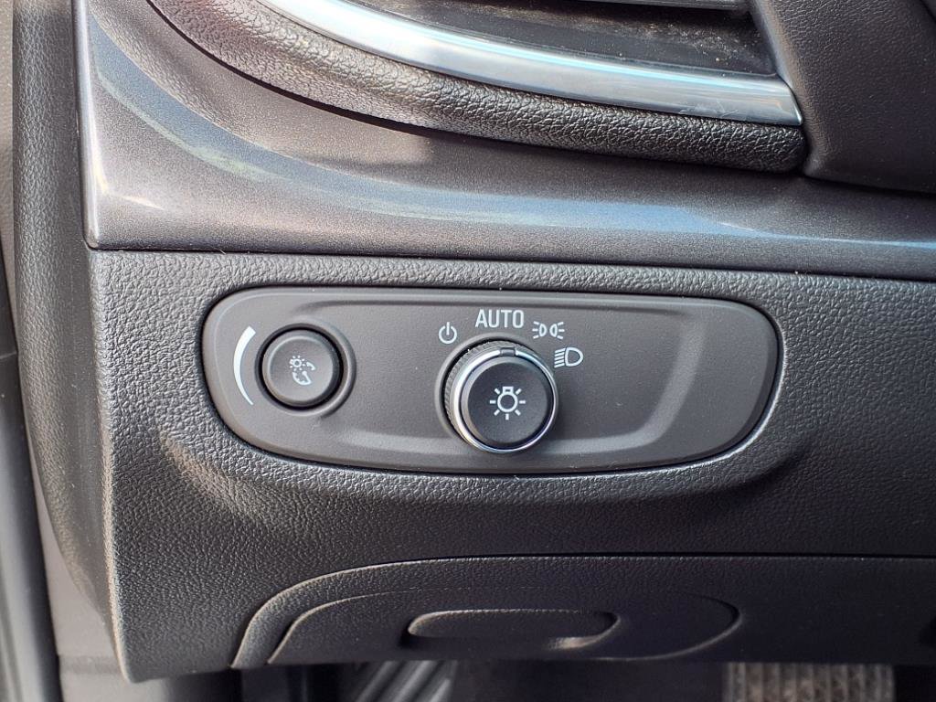 Used 2022 Buick Encore Preferred w/ Safety Package image 19