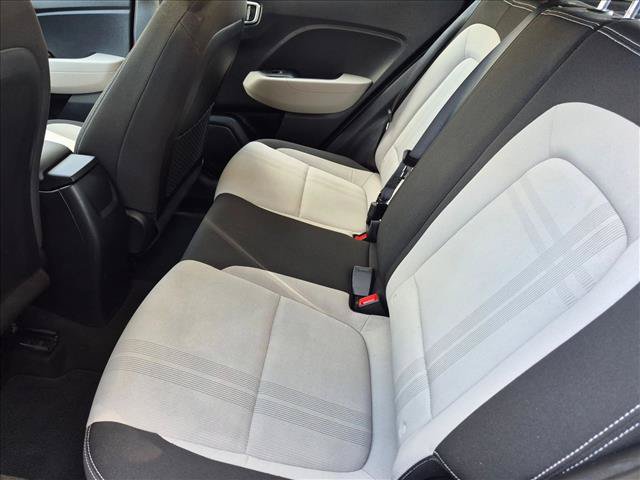 Used 2023 Hyundai Venue SEL FWD image 16