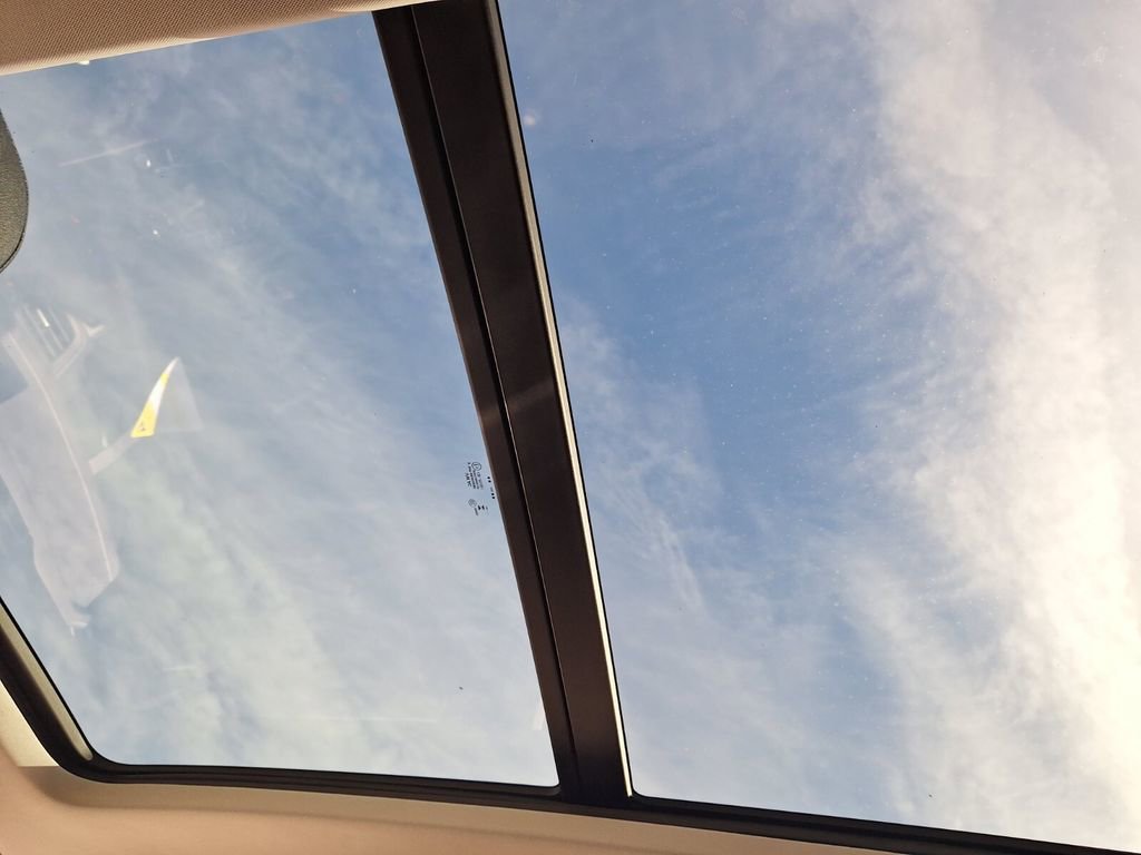 New 2026 Volkswagen Taos SE image 21