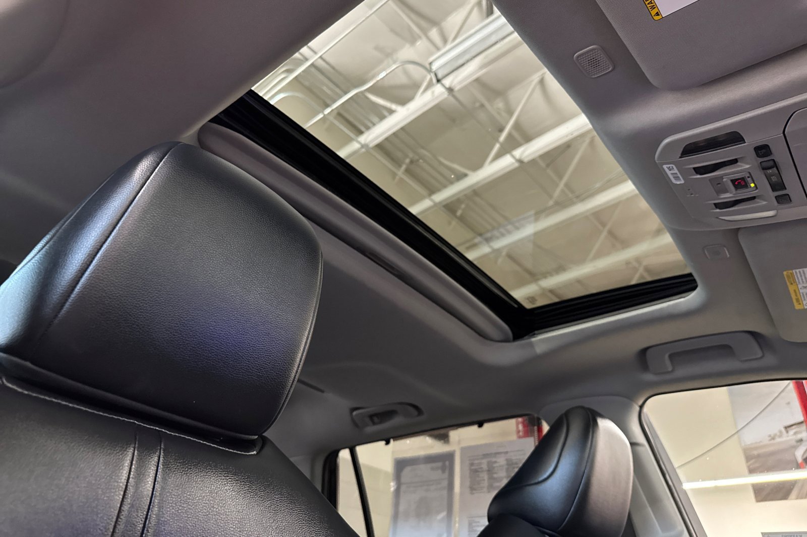 Used 2023 Toyota Highlander XLE image 18