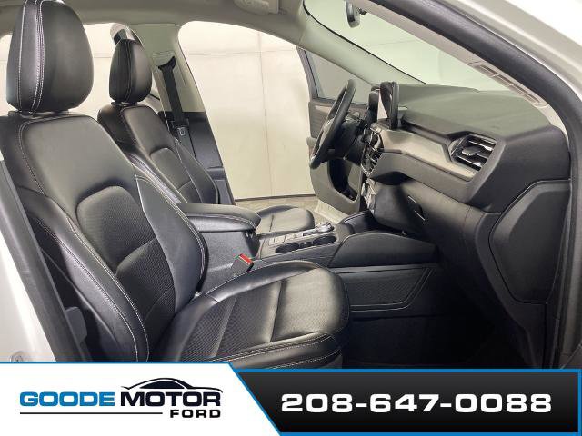 Certified 2022 Ford Escape Titanium w/ Class II Trailer Tow Package image 23