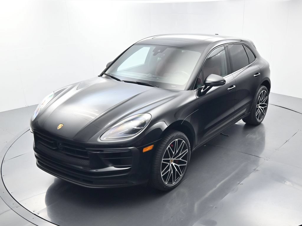 Certified 2023 Porsche Macan S AWD/4WD image 34