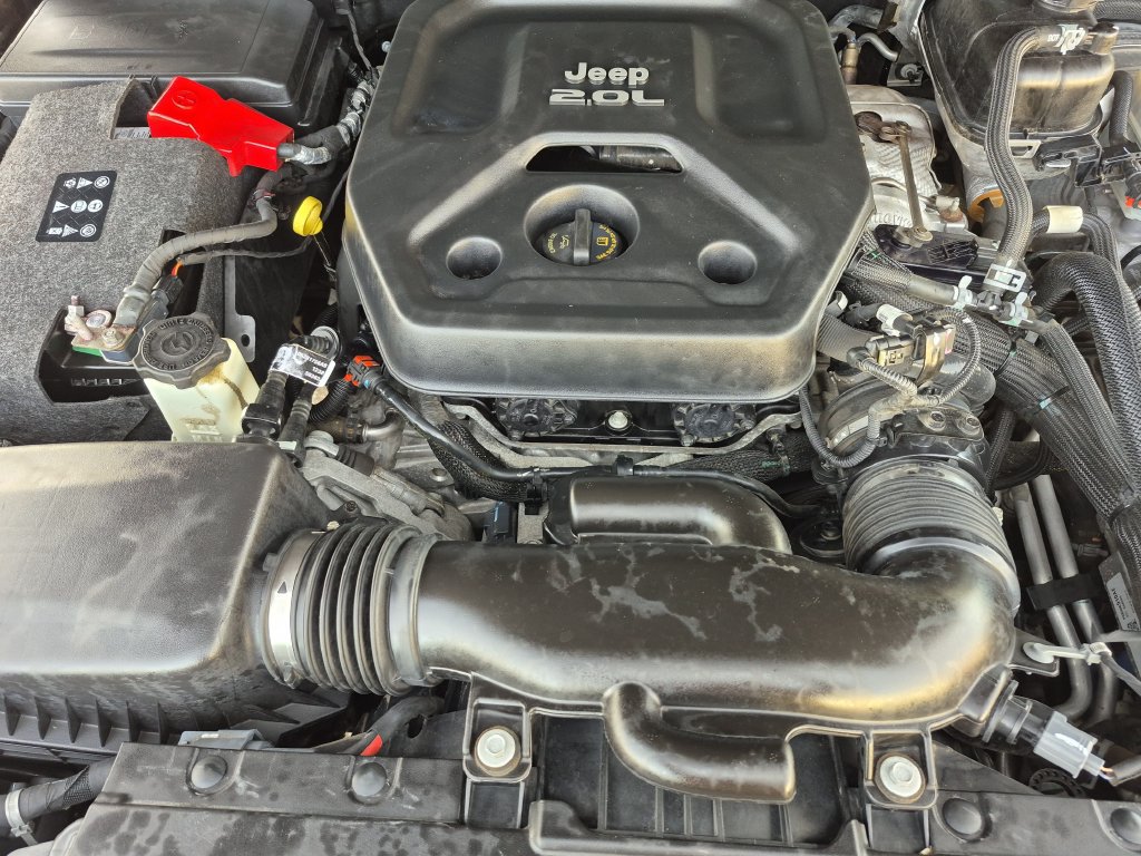 Used 2018 Jeep Wrangler Unlimited Sahara AWD/4WD image 17