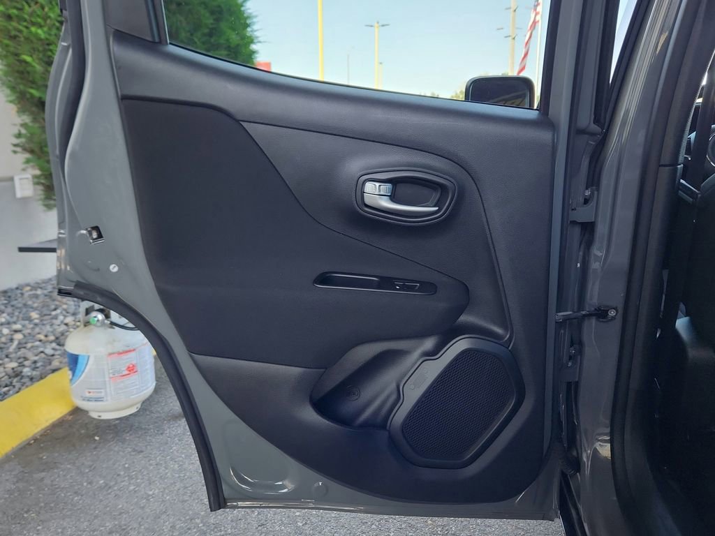 Used 2020 Jeep Renegade Sport w/ Sport Appearance Group AWD/4WD image 21