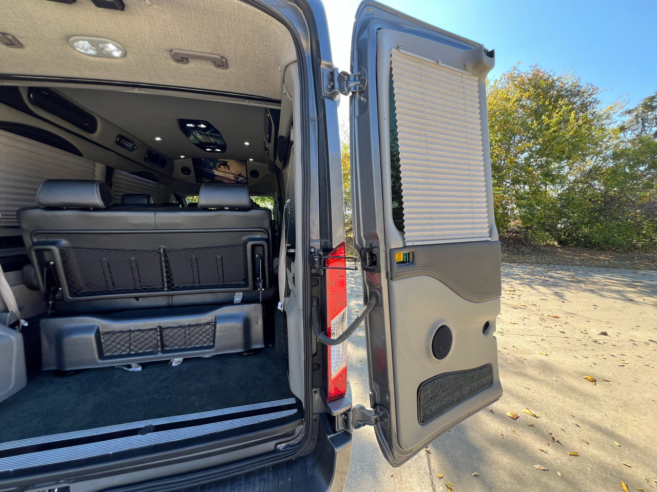 Used 2022 Ford Transit 250 Medium Roof AWD image 58