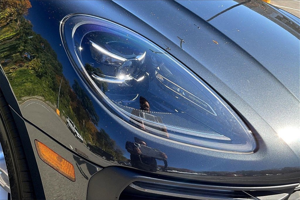 Used 2022 Porsche Macan image 32