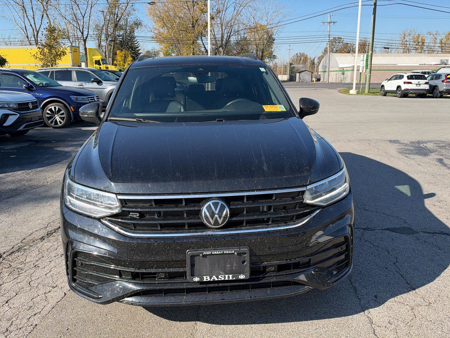 Used 2024 Volkswagen Tiguan SE R-Line AWD/4WD image 2