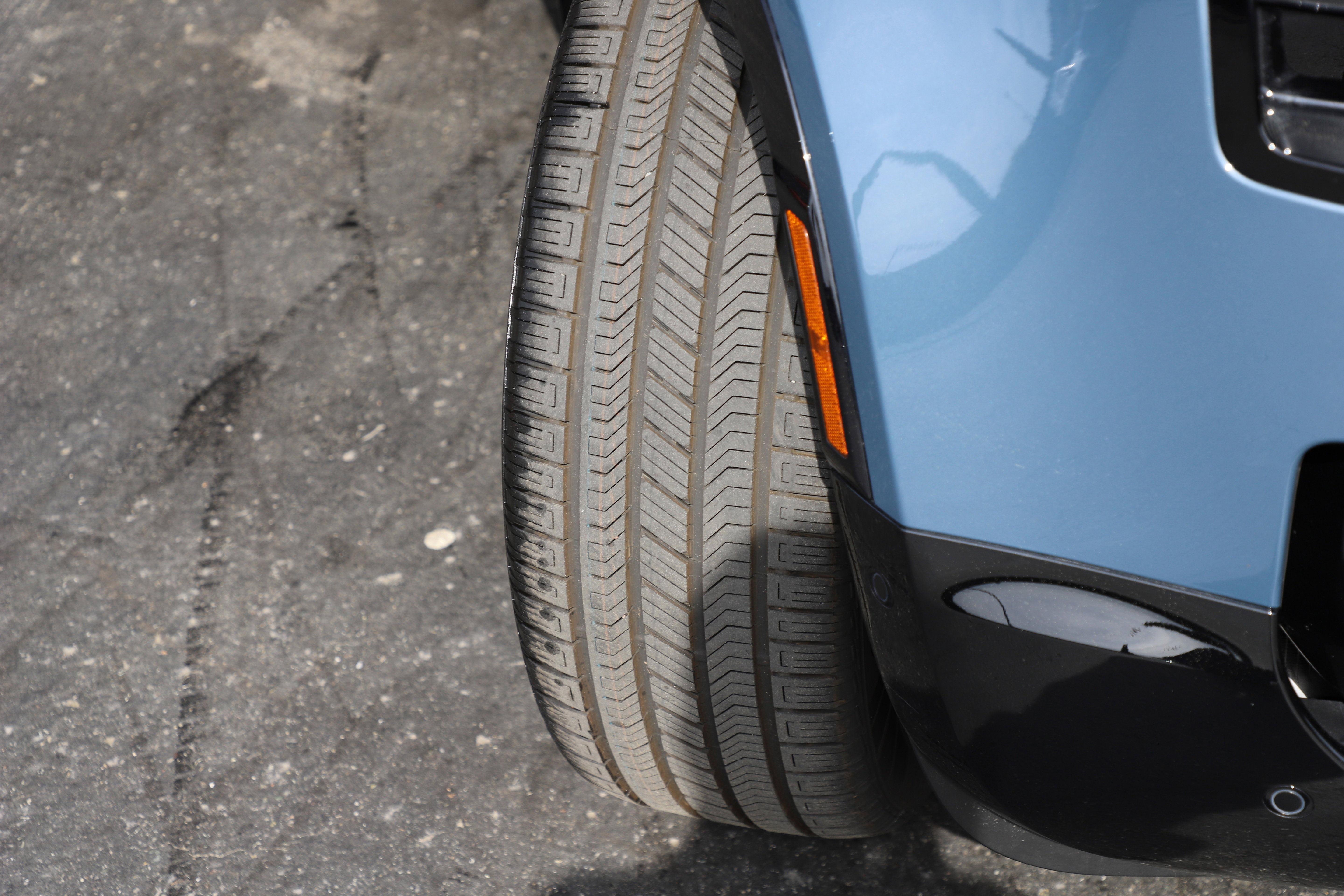 New 2026 Land Rover Defender 110 X-Dynamic SE image 3