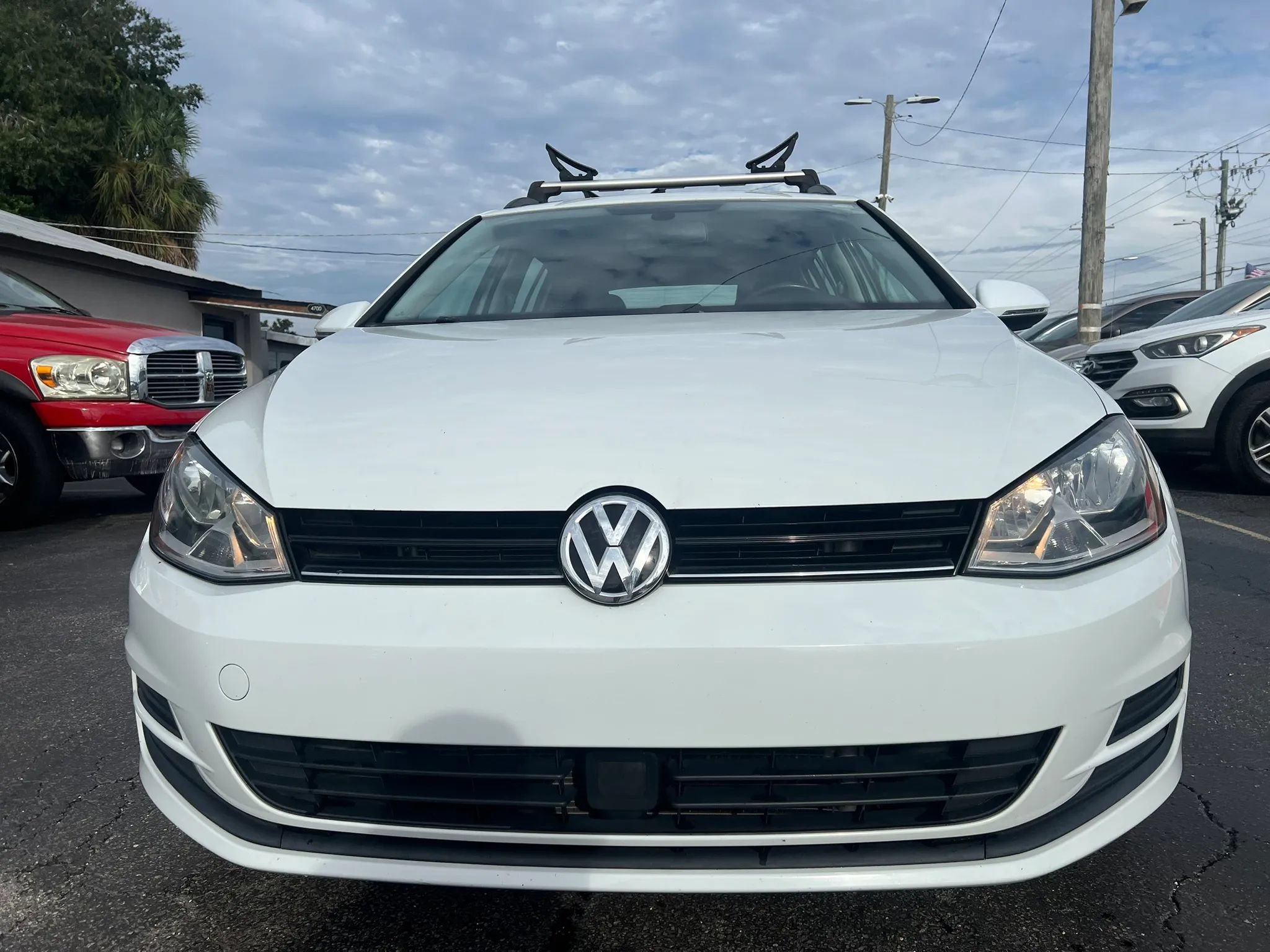 Used 2016 Volkswagen Golf Limited Edition FWD image 3