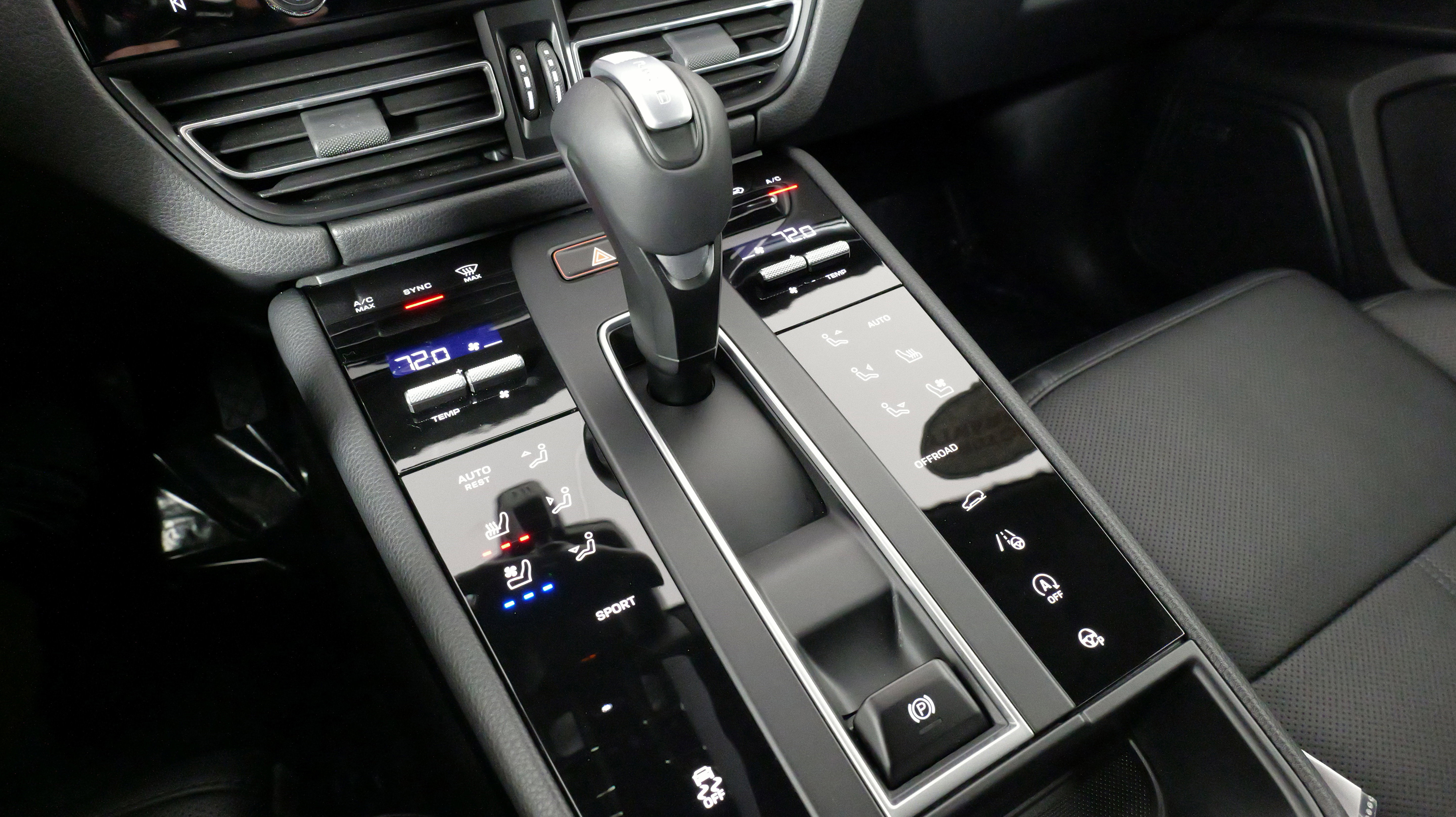 Used 2025 Porsche Macan image 65