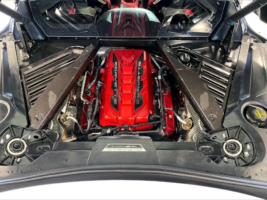 Used 2025 Chevrolet Corvette Stingray Premium Cpe w/ Z51 Performance Package RWD image 30
