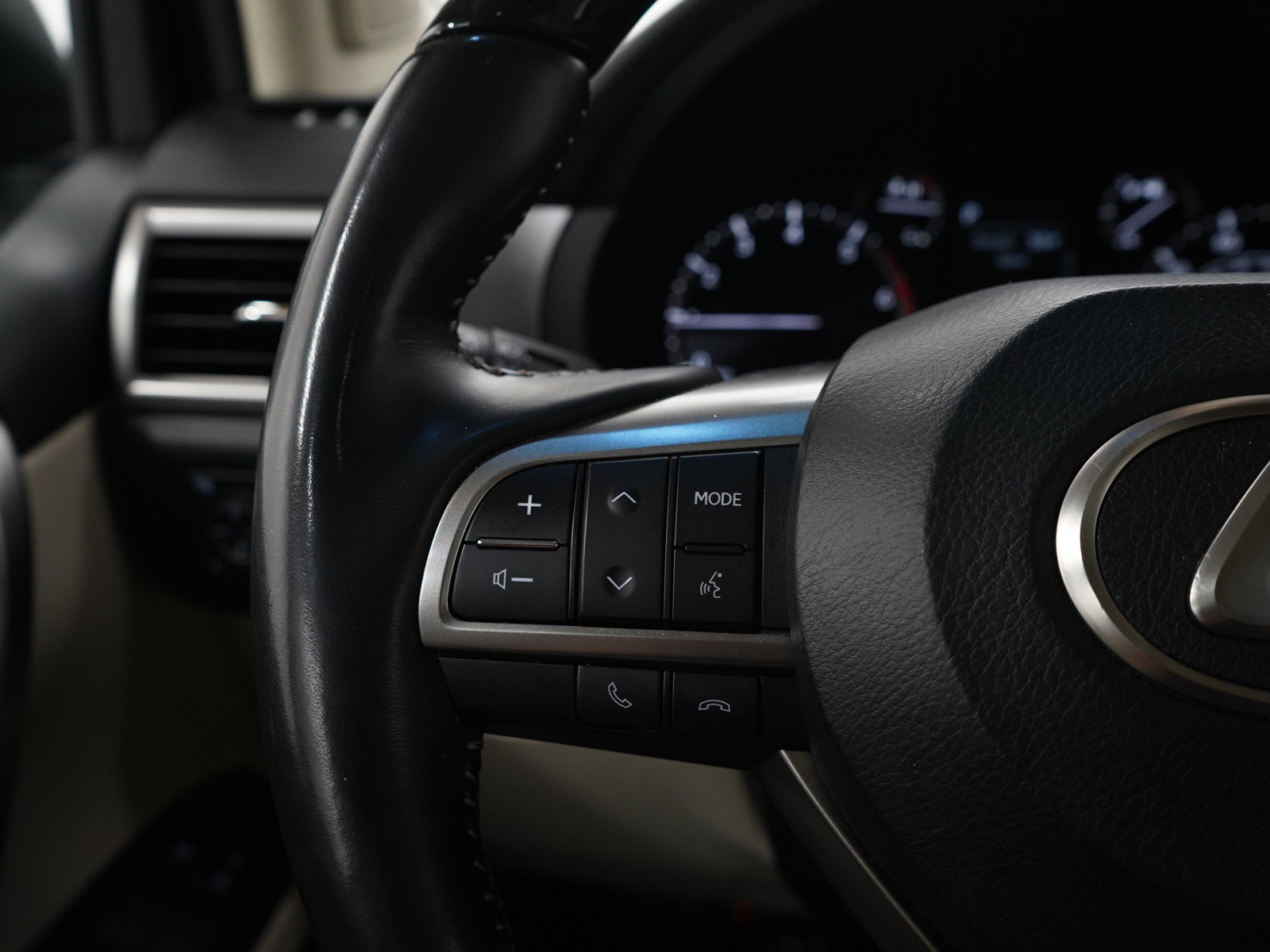 Used 2022 Lexus GX 460 Premium w/ Accessory Package AWD/4WD image 26