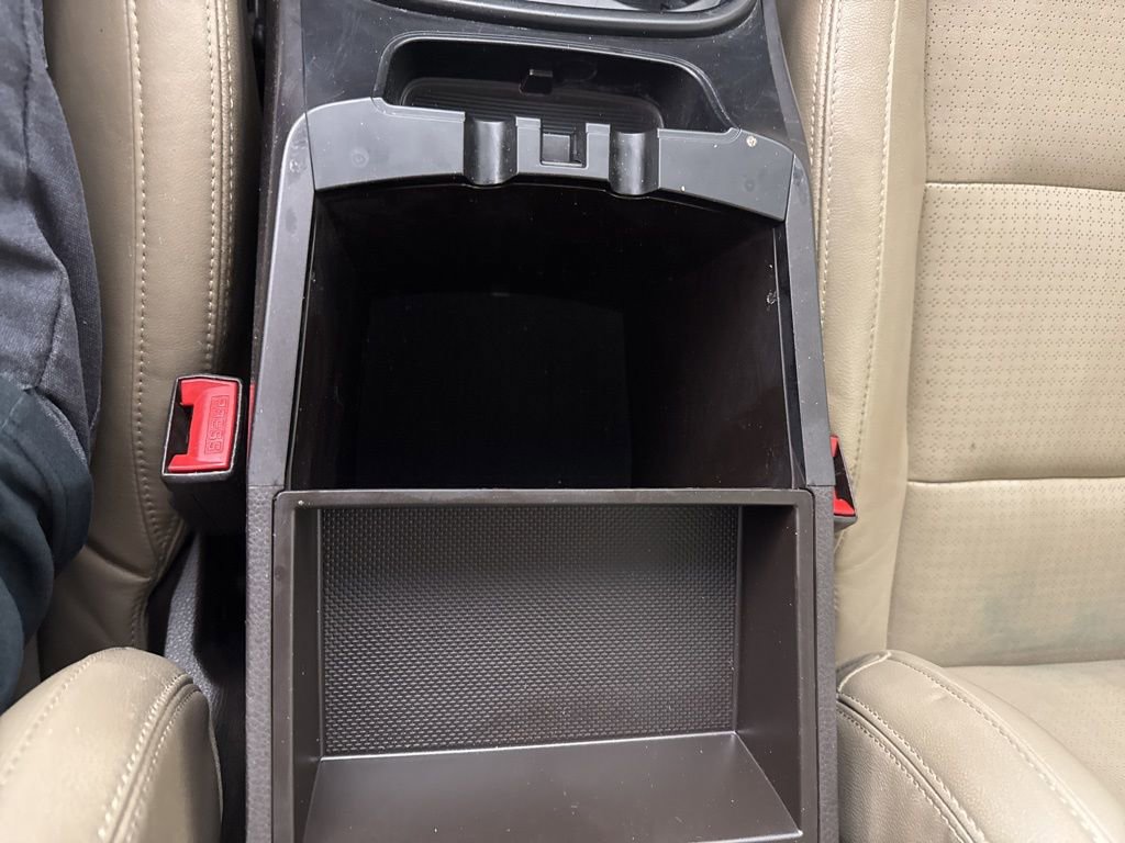 Used 2013 Hyundai Santa Fe Limited w/ Technology Pkg FWD image 23