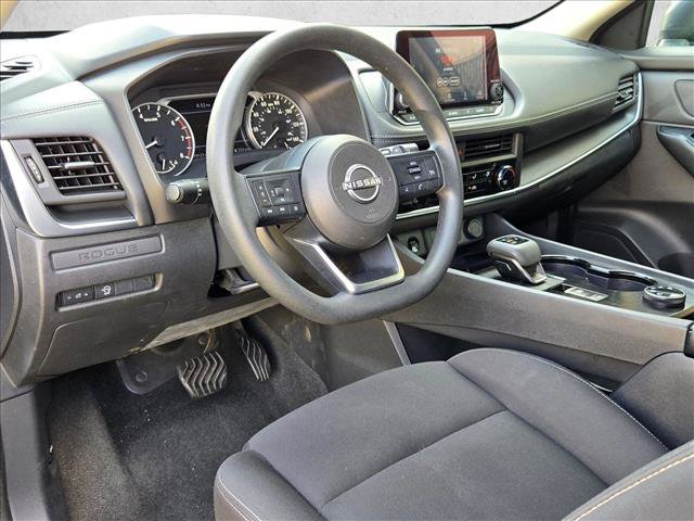 Used 2024 Nissan Rogue S AWD/4WD image 9