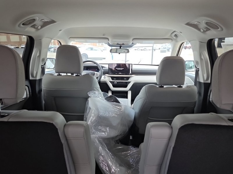 New 2026 Ford Explorer Active w/ Active Comfort Package AWD/4WD image 11