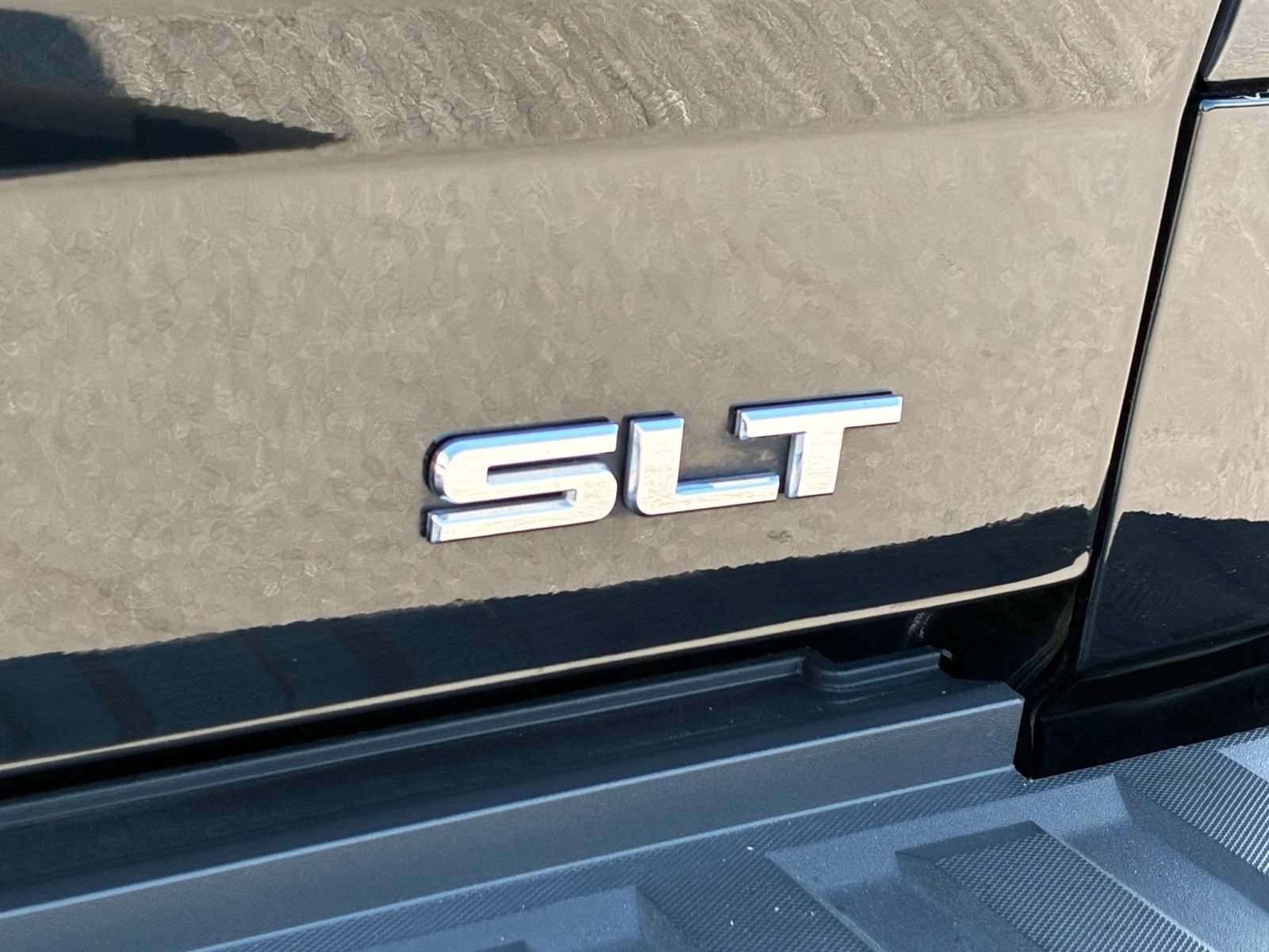 Used 2018 GMC Sierra 1500 SLT w/ SLT Premium Package RWD image 12
