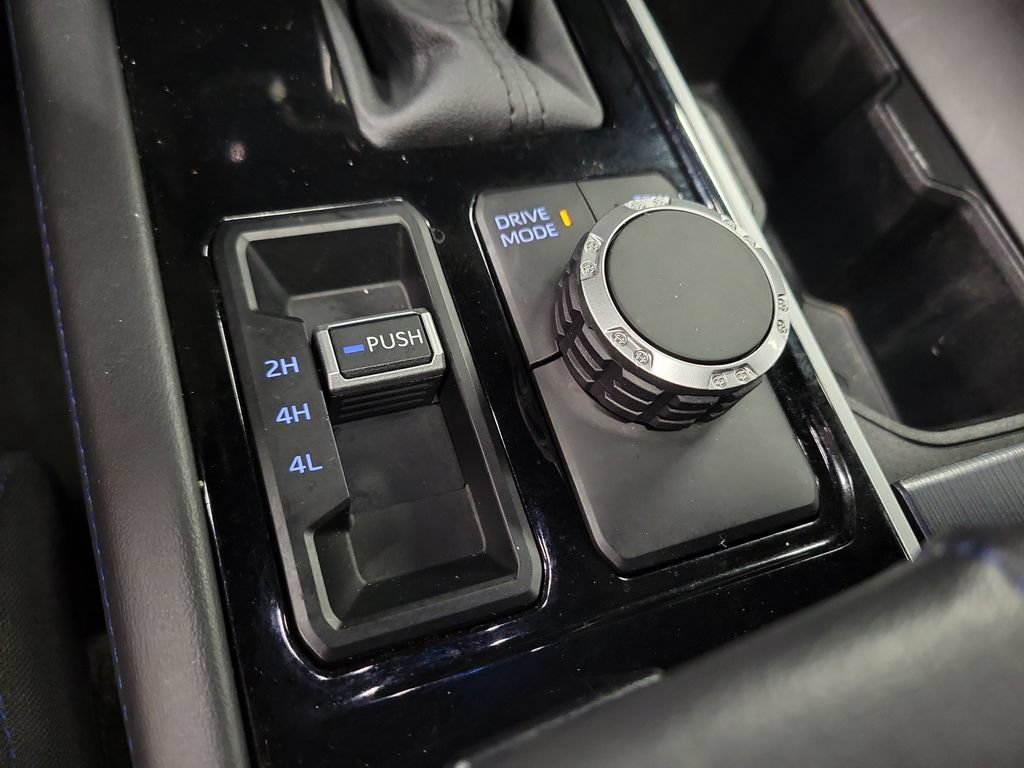 Used 2024 Toyota Tundra Platinum AWD/4WD image 15