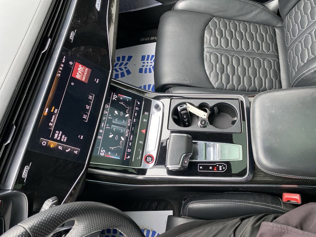 Used 2022 Audi RS Q8 w/ Carbon Optic Package image 25