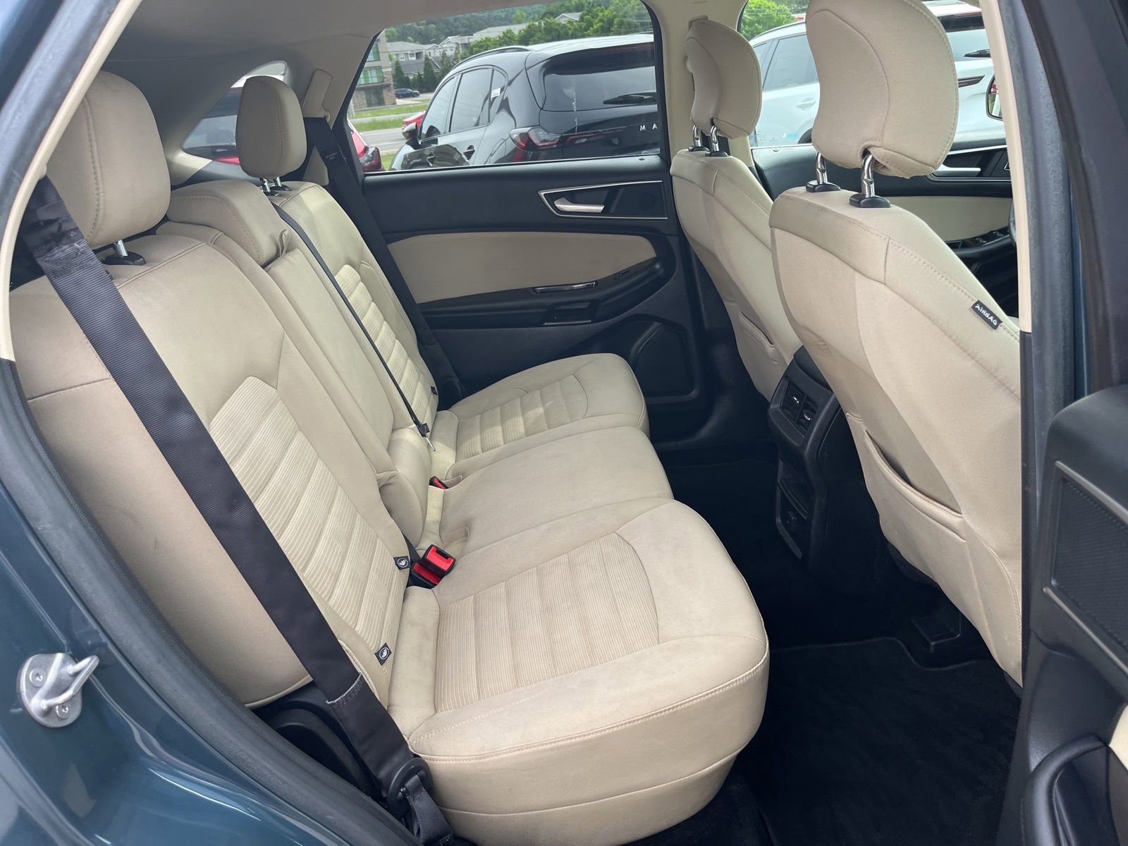 Used 2016 Ford Edge SEL FWD image 29