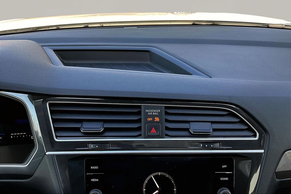 Used 2024 Volkswagen Tiguan Wolfsburg Edition image 9