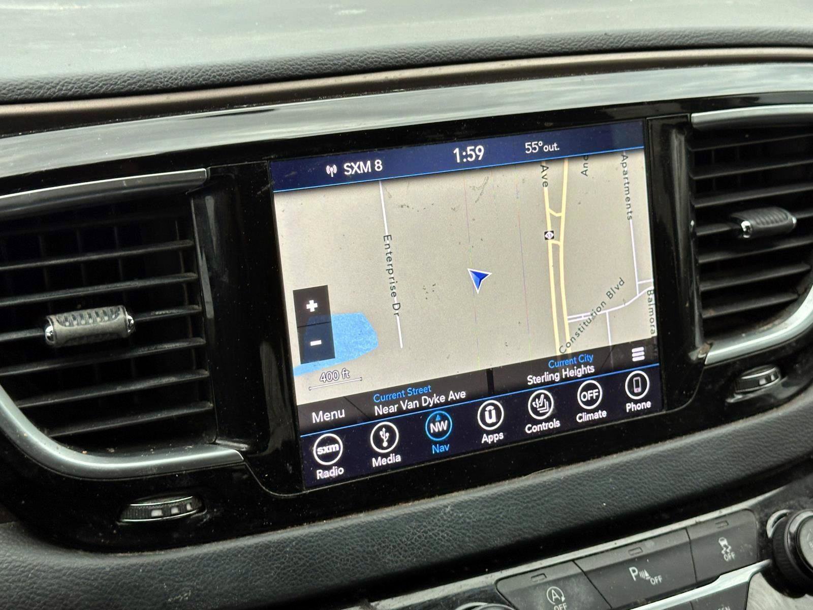 Used 2018 Chrysler Pacifica Touring-L Plus w/ Tire & Wheel Group image 18