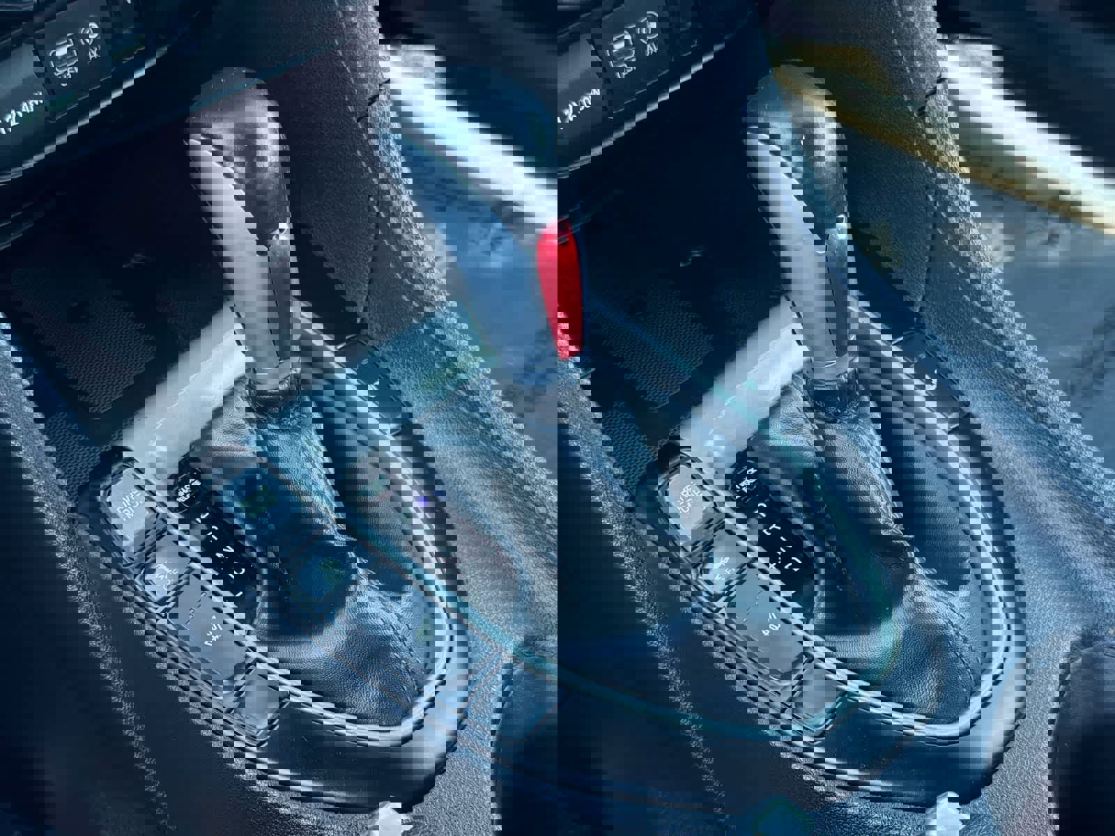 Used 2019 Hyundai Veloster 2.0 Premium image 32