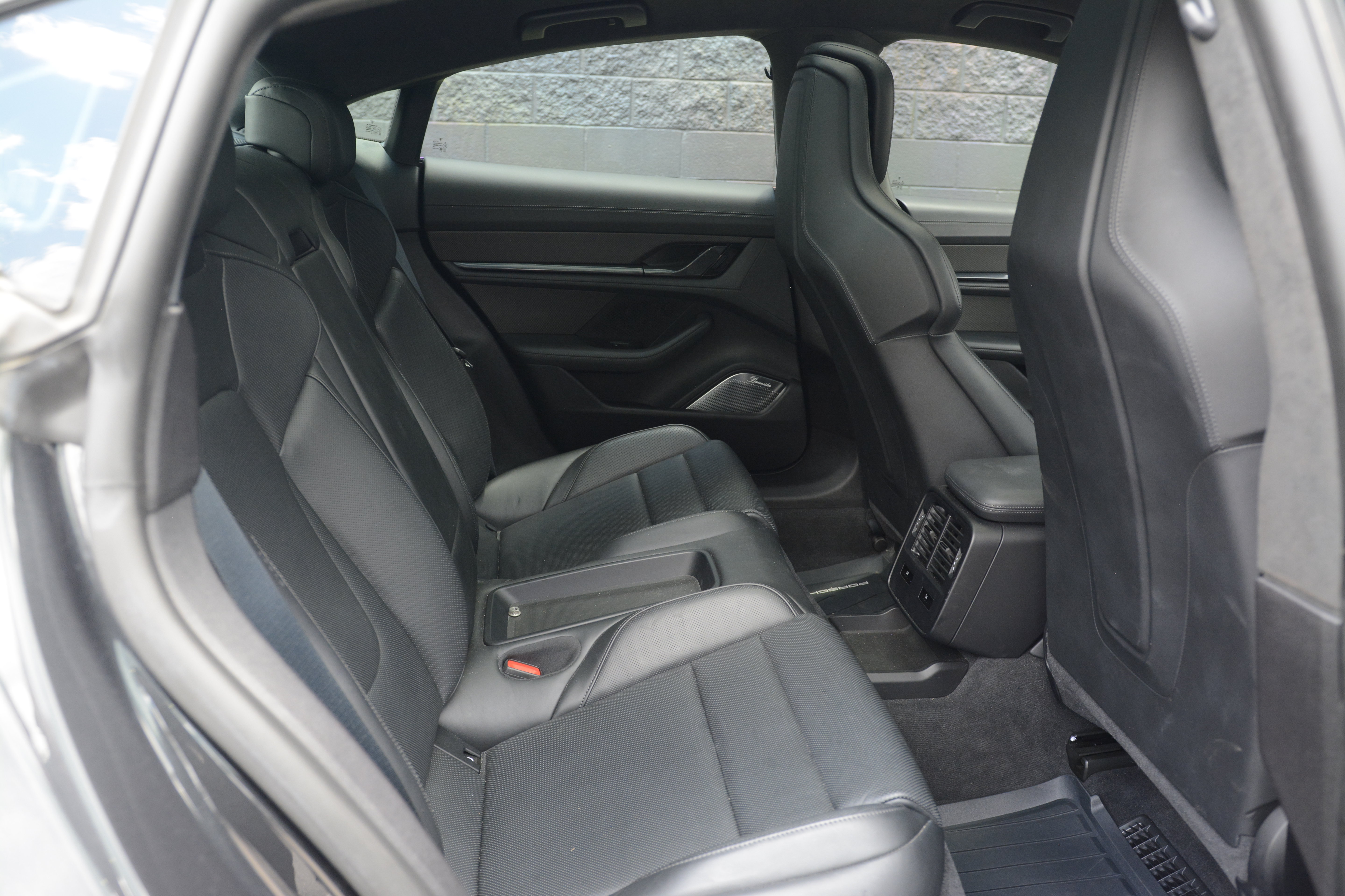 Certified 2020 Porsche Taycan Turbo S AWD/4WD image 33