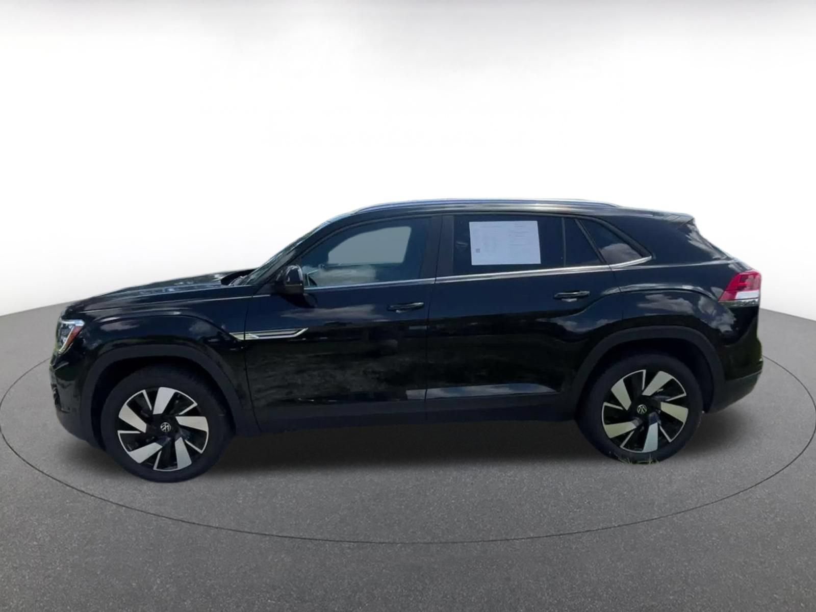 Used 2026 Volkswagen Atlas Cross Sport SE FWD image 8