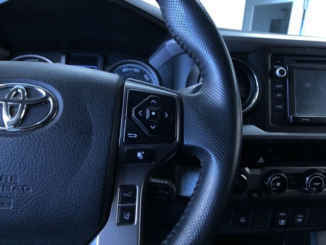 Used 2018 Toyota Tacoma SR5 AWD/4WD image 21