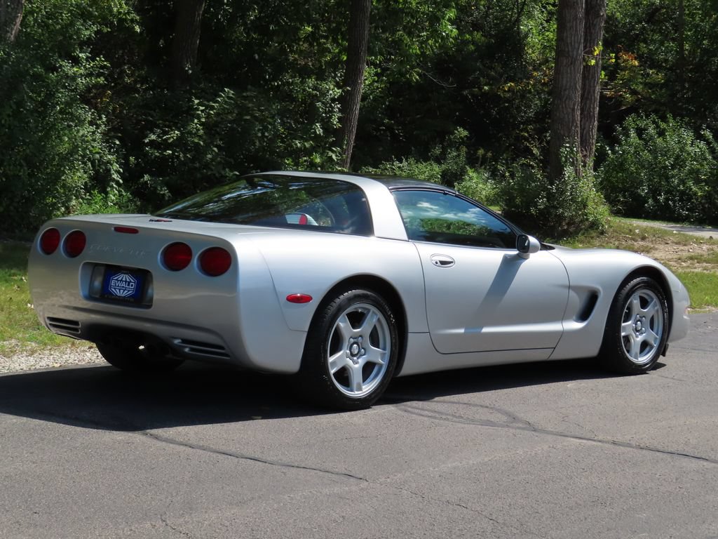 Used 1997 Chevrolet Corvette Coupe w/ Memory Pkg RWD image 3