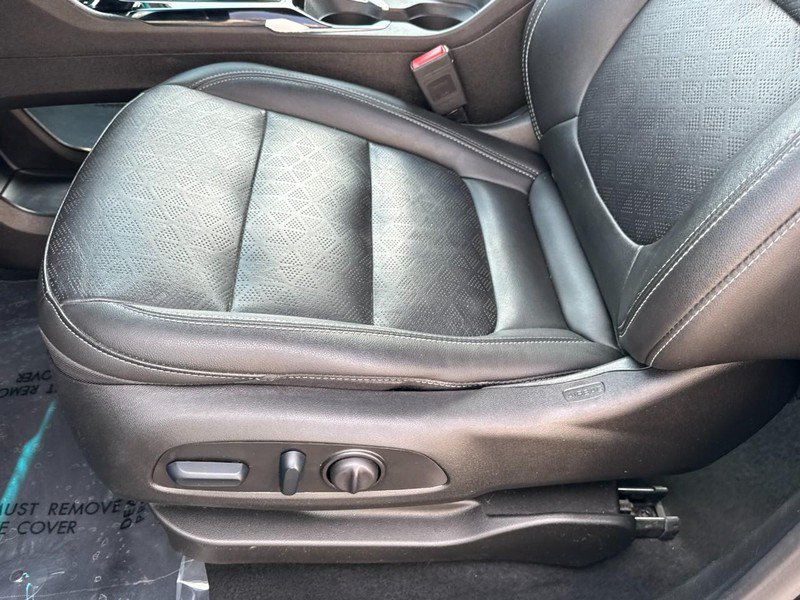 Used 2023 Chevrolet Bolt LT FWD image 14