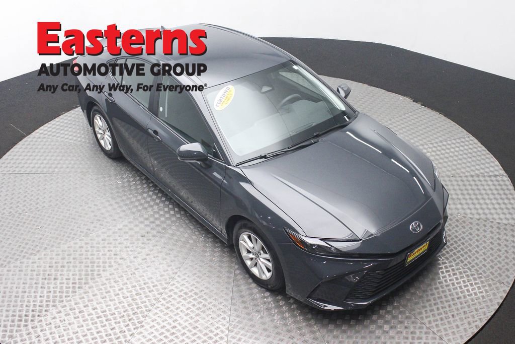 Used 2025 Toyota Camry LE FWD image 3