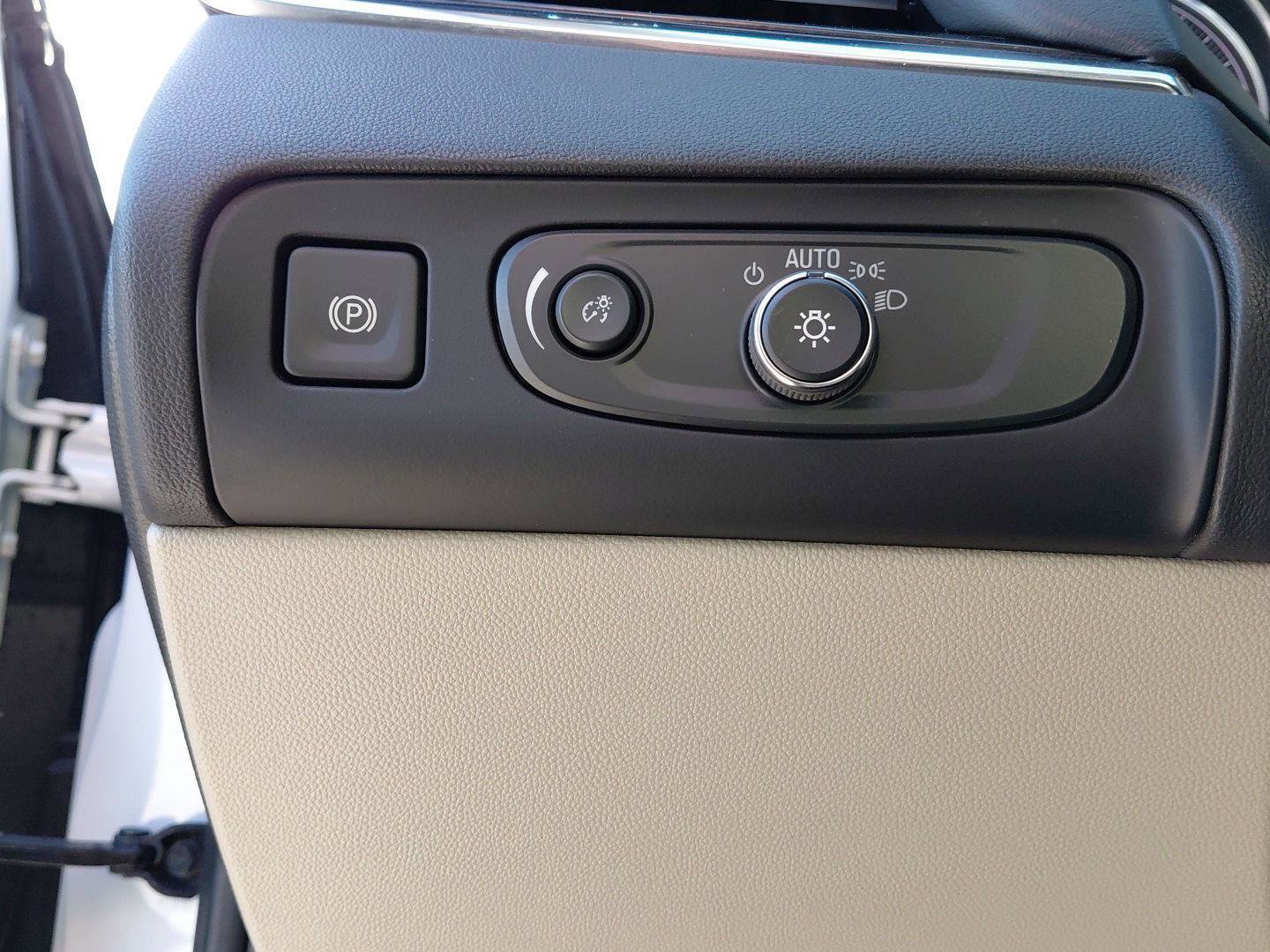 Used 2021 Buick Enclave Premium w/ Sun and Sites Package image 29