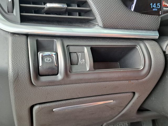 Used 2017 Cadillac XTS Luxury FWD image 12