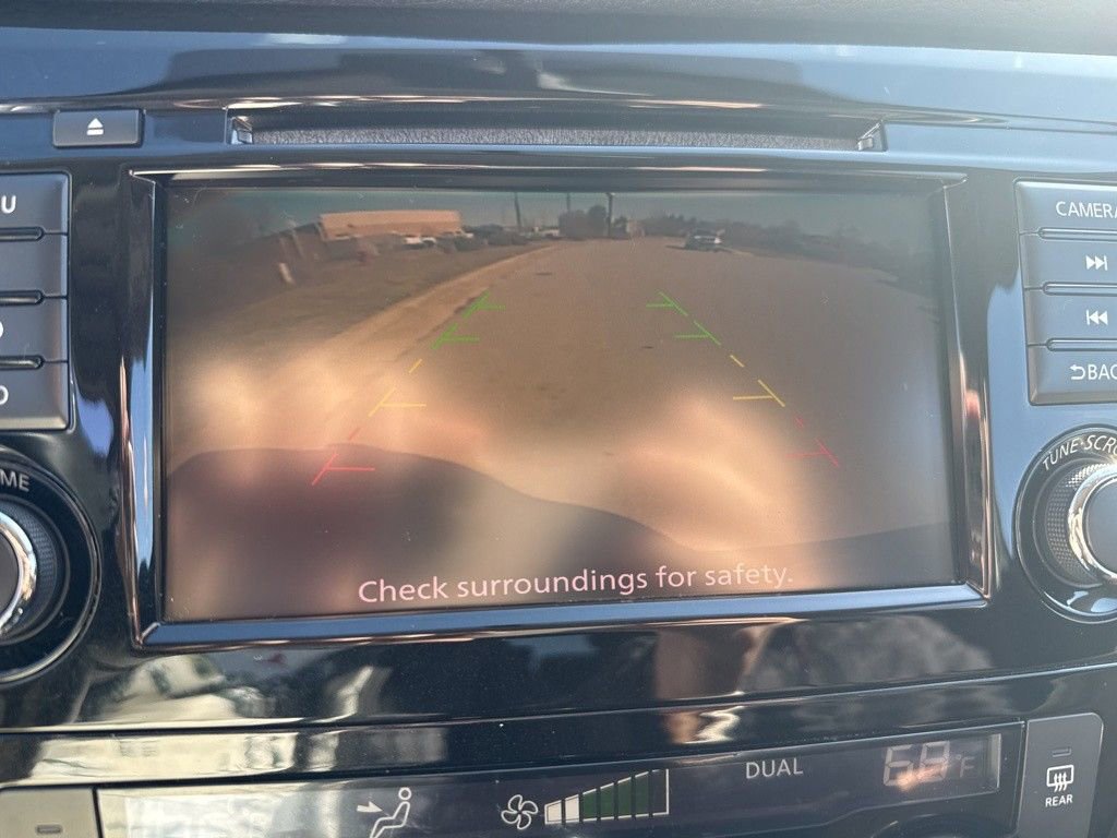 Used 2018 Nissan Rogue SV FWD image 8