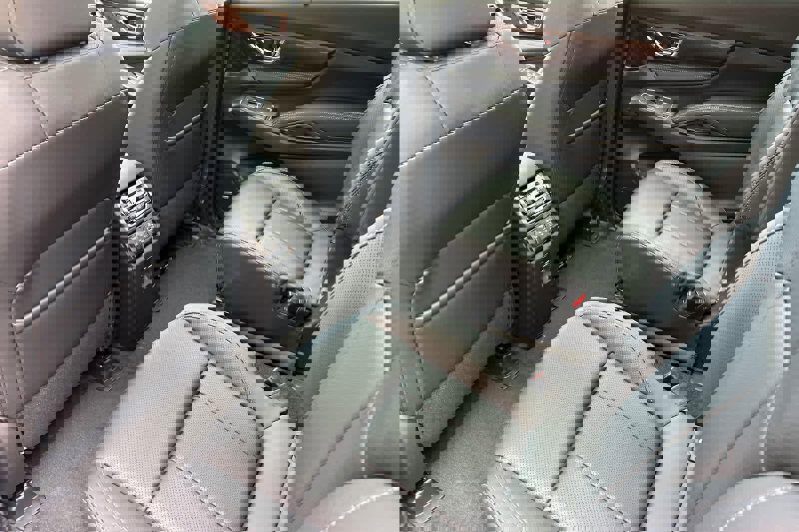 New 2025 Subaru Ascent Touring w/ Popular Package #2 image 11