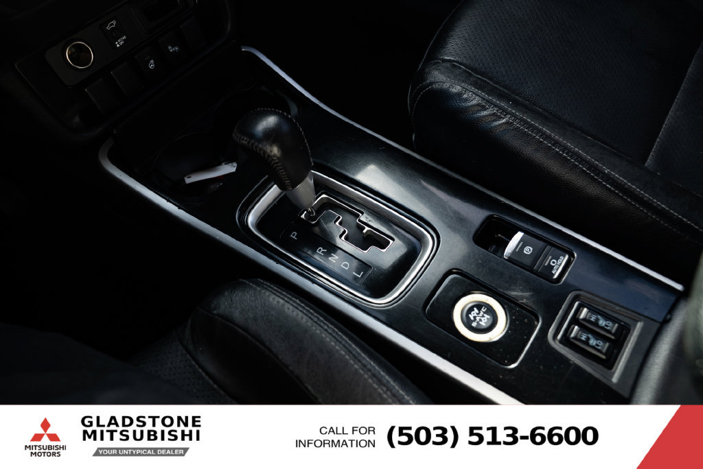 Used 2018 Mitsubishi Outlander GT AWD/4WD image 18