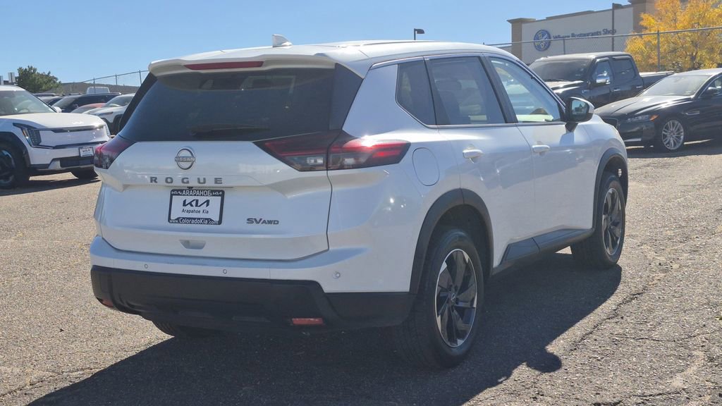 Used 2024 Nissan Rogue SV image 5