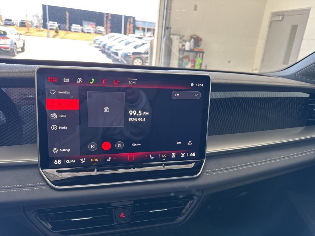 New 2026 Volkswagen Tiguan SE R-Line AWD/4WD image 8