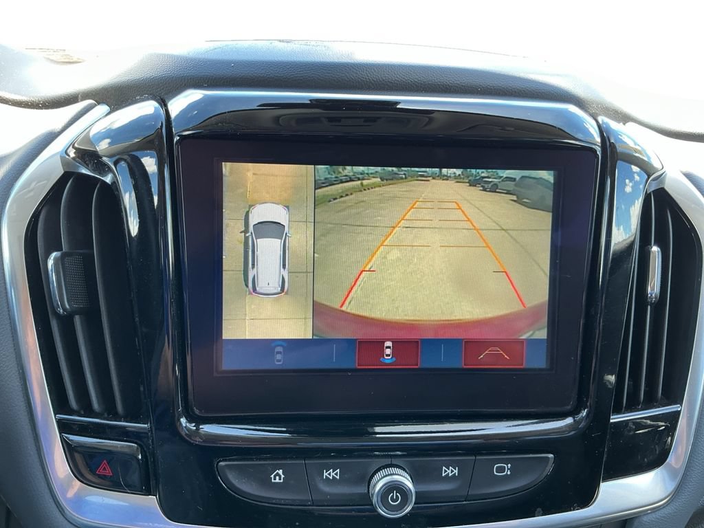 Used 2019 Chevrolet Traverse Premier w/ Driver Confidence II Package FWD image 18