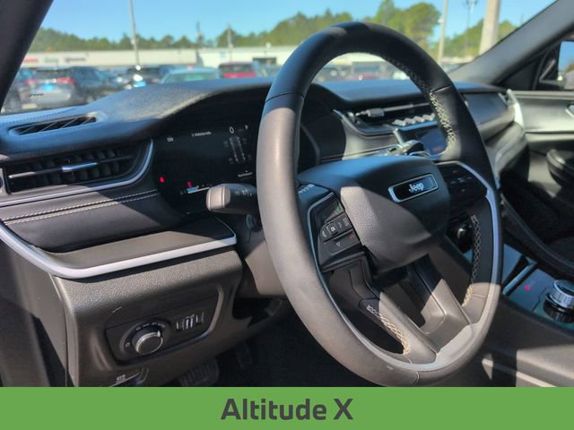 Used 2024 Jeep Grand Cherokee Altitude image 31