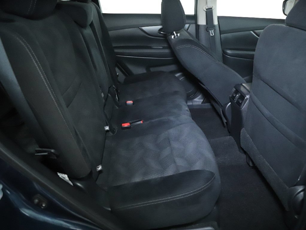 Used 2016 Nissan Rogue S FWD image 32
