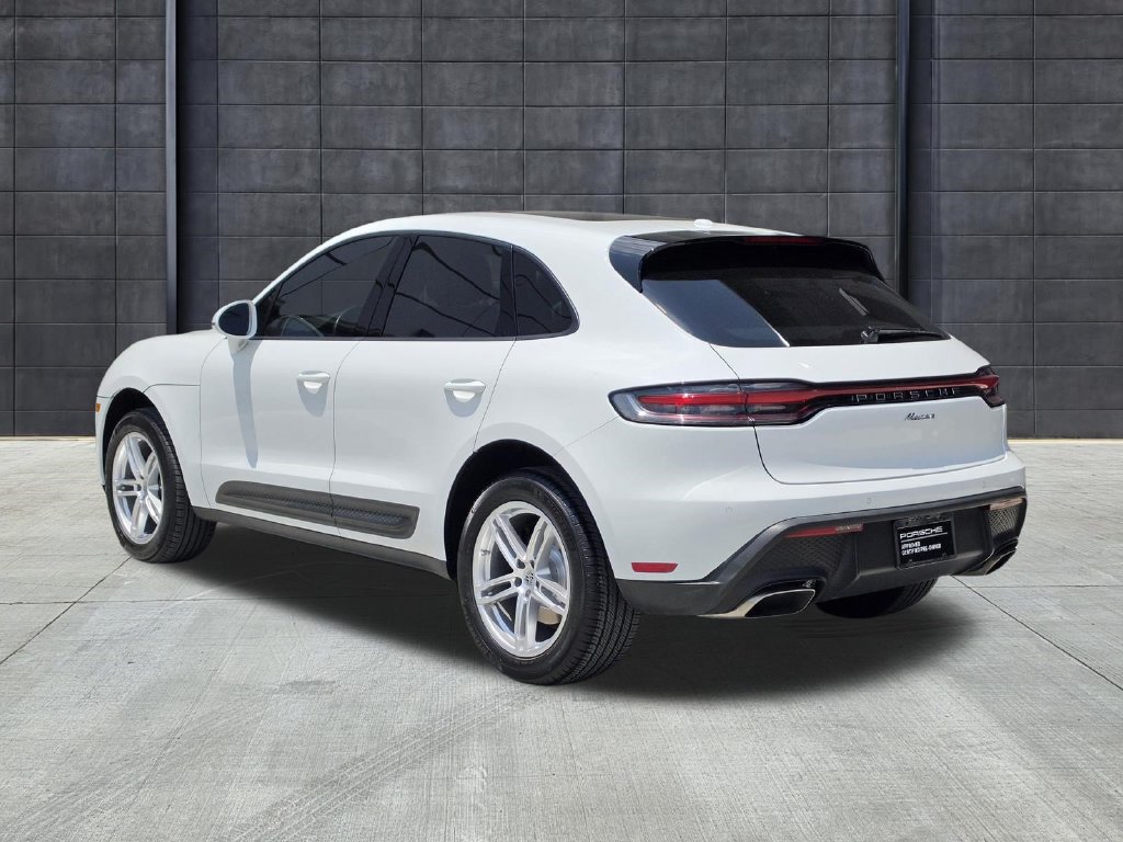 Certified 2023 Porsche Macan AWD/4WD image 3