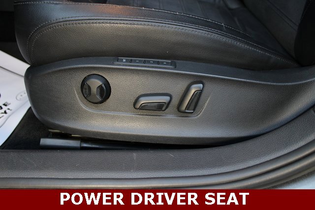 Used 2013 Volkswagen Passat TDI SEL Premium image 12