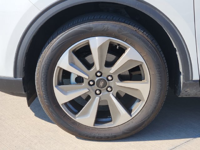 Used 2025 Ford Escape Platinum AWD/4WD image 9