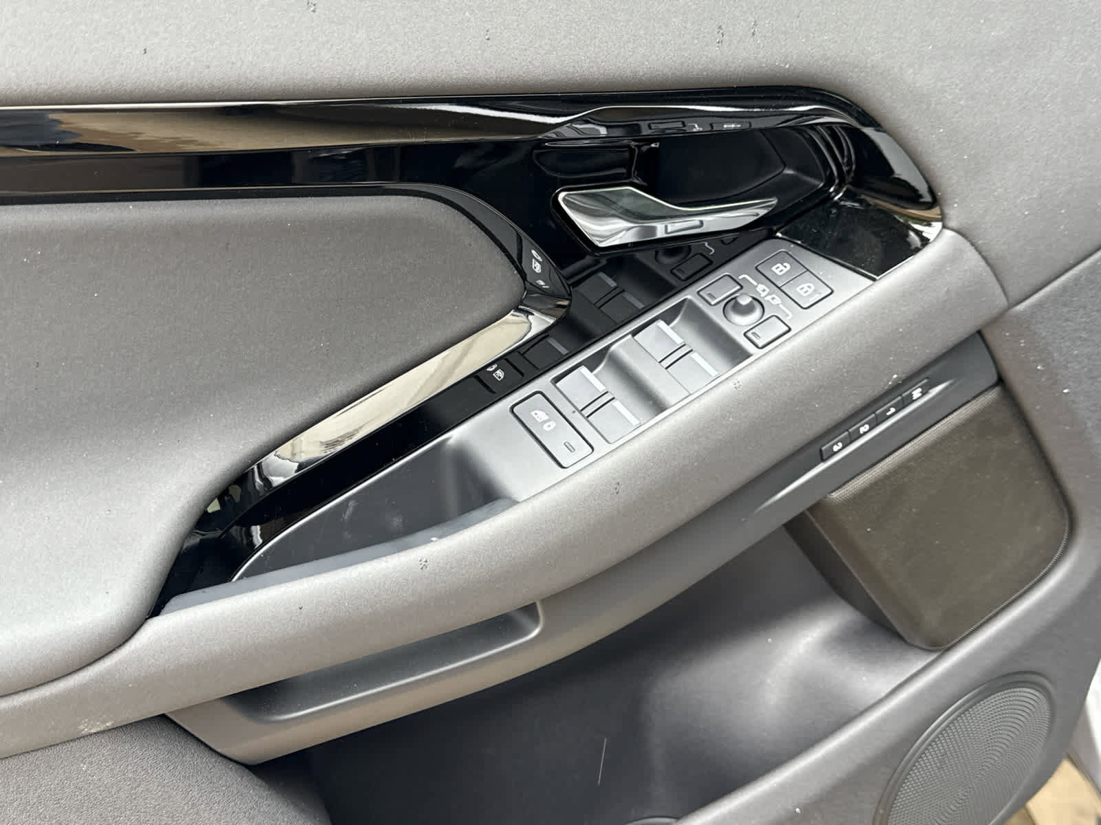 Used 2026 Land Rover Range Rover Evoque S image 15