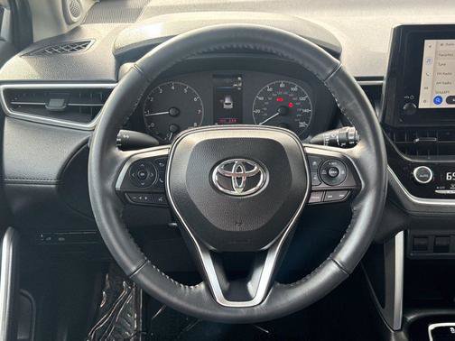 Used 2023 Toyota Corolla Cross LE w/ Moonroof Package AWD/4WD image 13