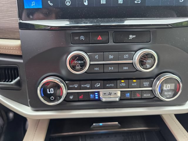 Used 2023 Ford Expedition Limited AWD/4WD image 6