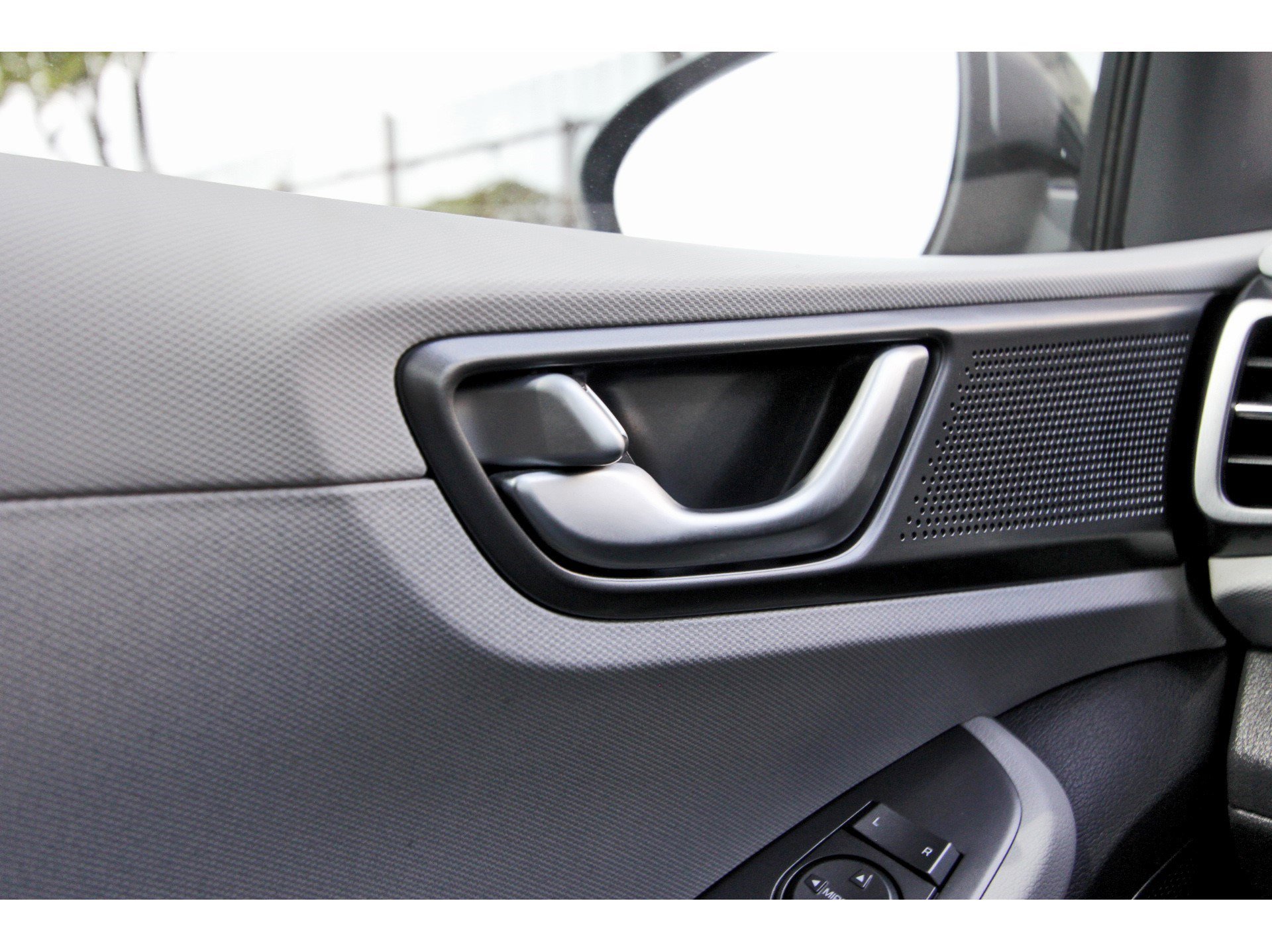 Used 2020 Hyundai Ioniq SEL image 22