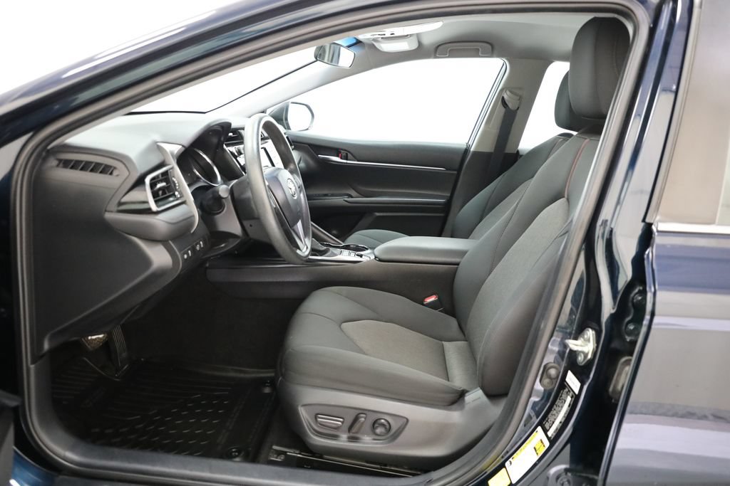 Used 2020 Toyota Camry LE FWD image 8
